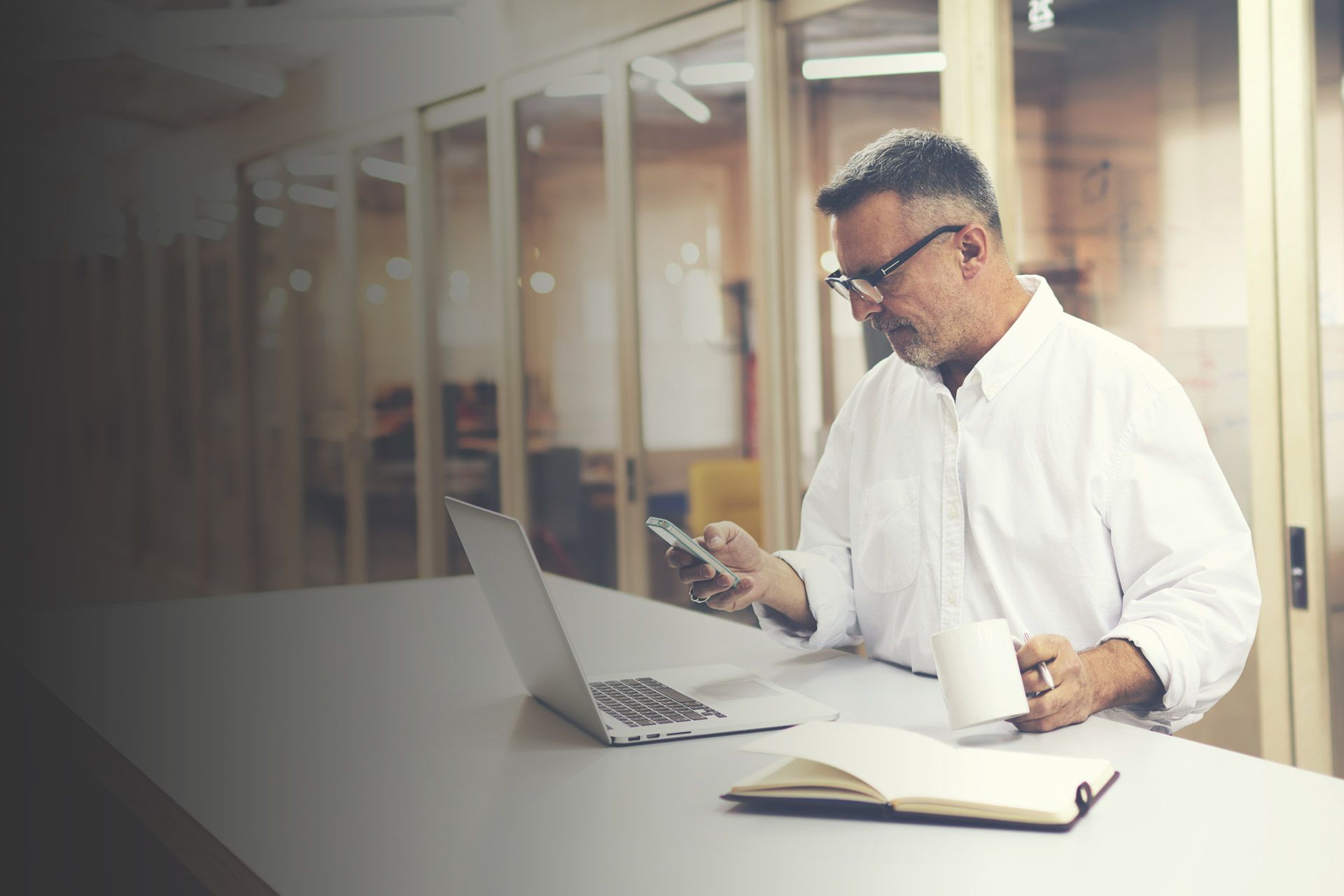 What is Centralized Cloud vs Decentralized Hybrid-IT?